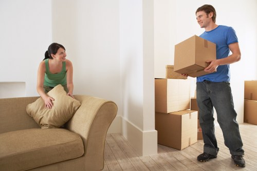 Apartment moving team managing stairs and lifts in Belgravia